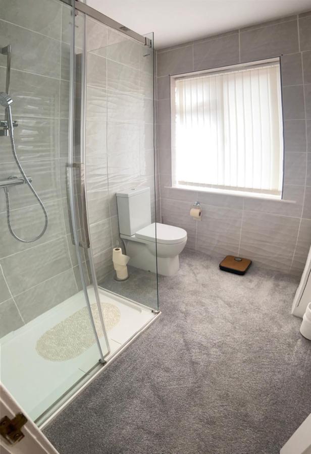 Large 4 Bedroom Home In Boston Spa Village In-Between York, Harrogate And Leeds, Sleeps 9 Экстерьер фото