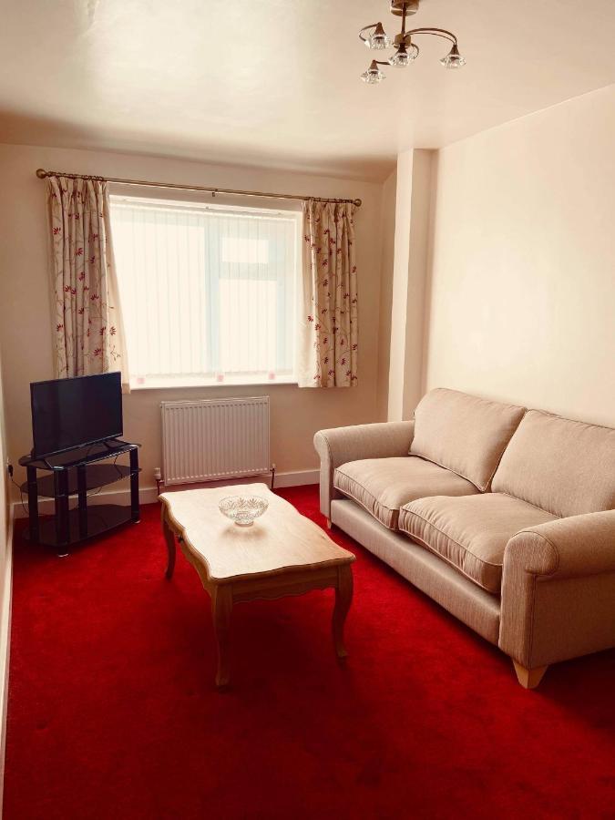 Large 4 Bedroom Home In Boston Spa Village In-Between York, Harrogate And Leeds, Sleeps 9 Экстерьер фото