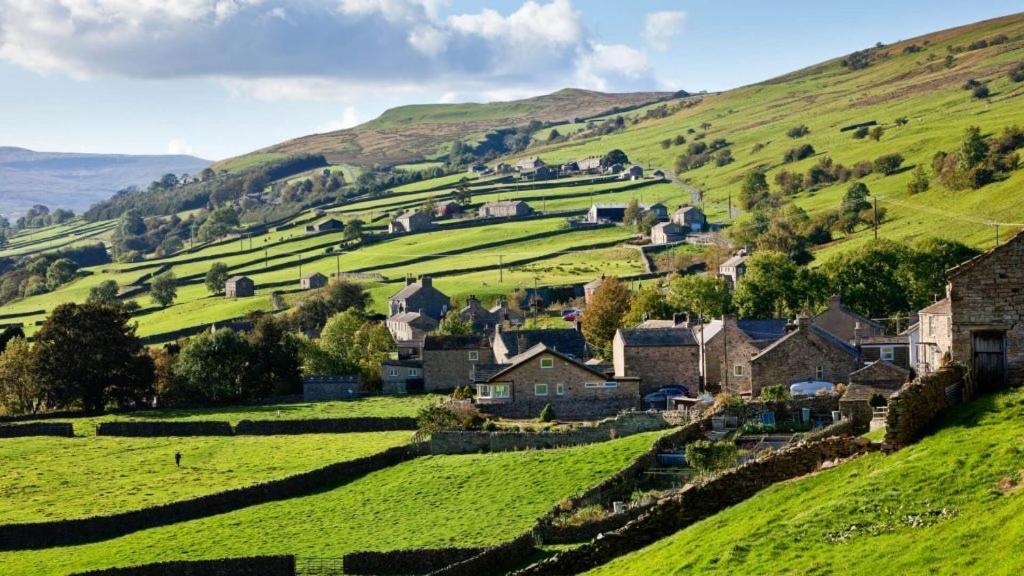 Large 4 Bedroom Home In Boston Spa Village In-Between York, Harrogate And Leeds, Sleeps 9 Экстерьер фото